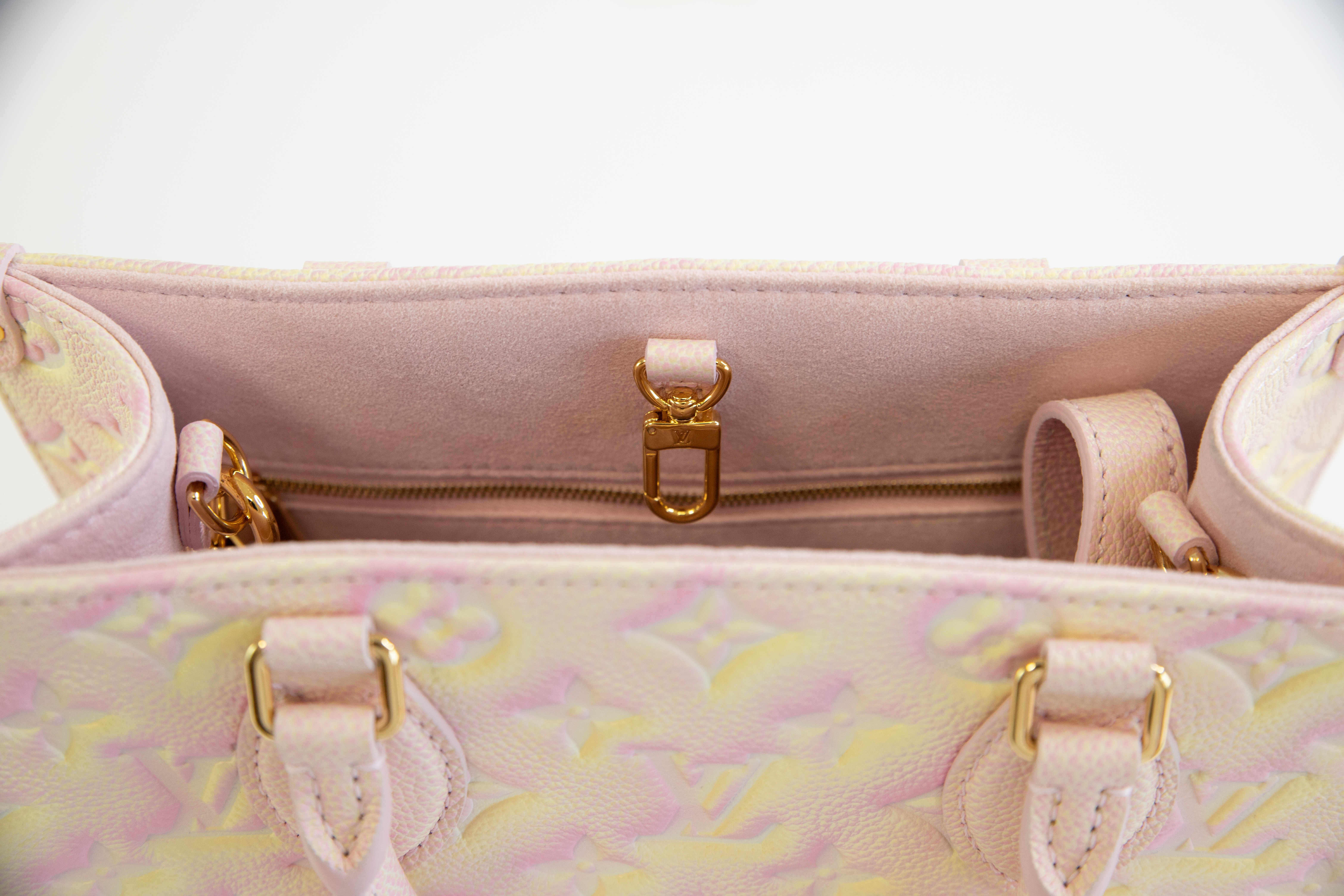 Louis Vuitton Monogram Empreinte pink und yellow Onthego PM 