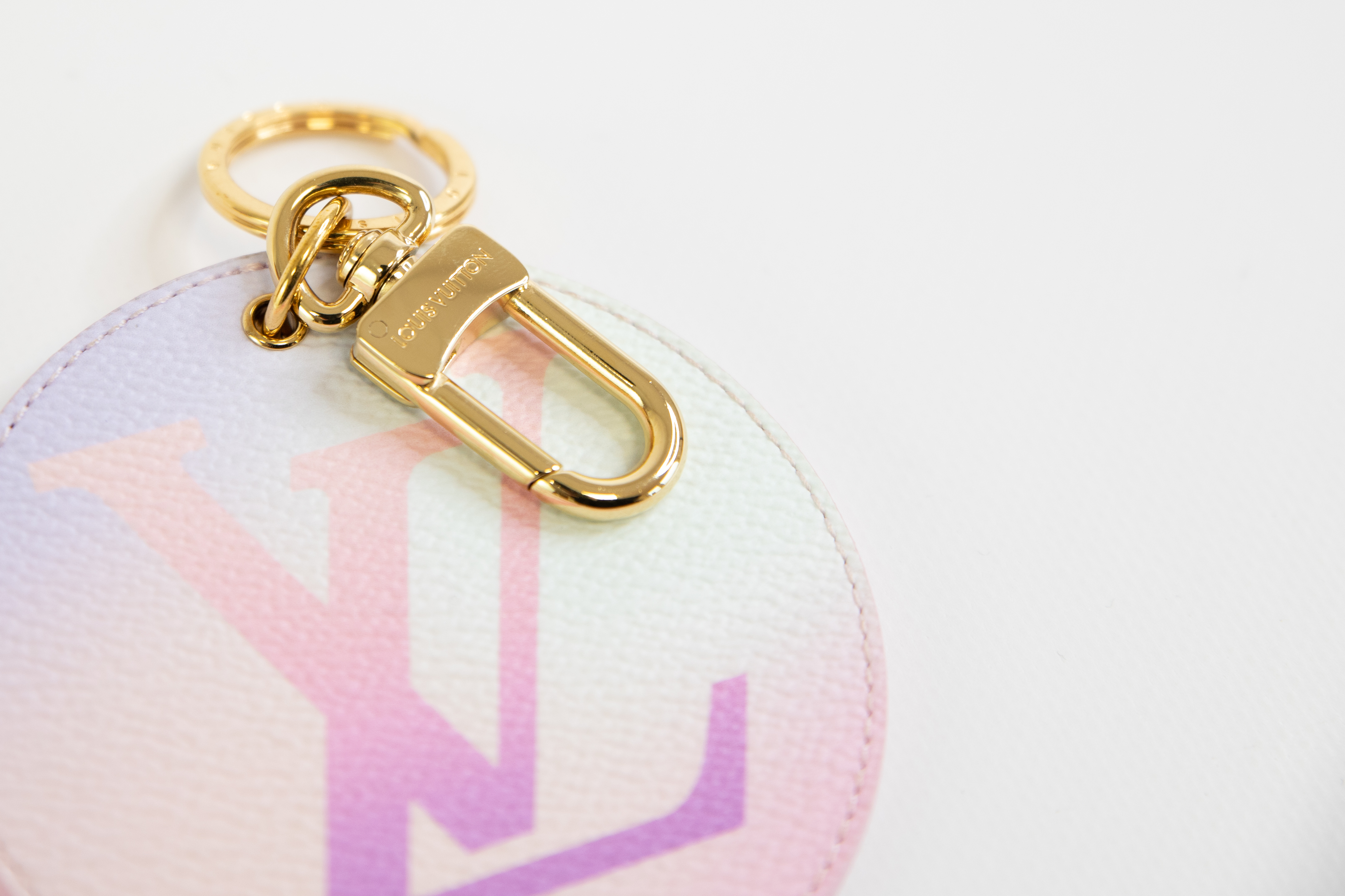 Louis Vuitton Illustre Anhänger pastel