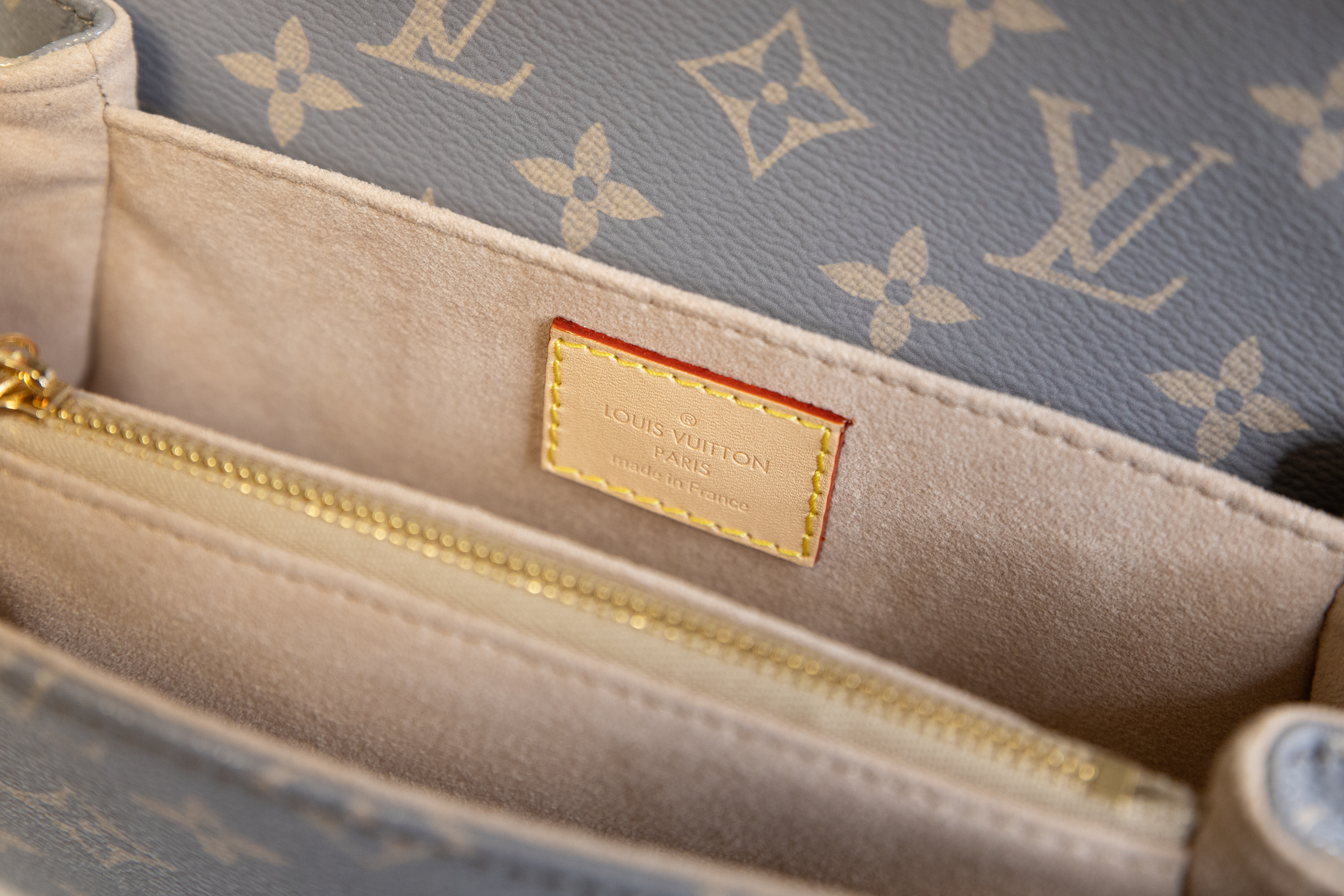 Louis Vuitton Pochette Métis East West