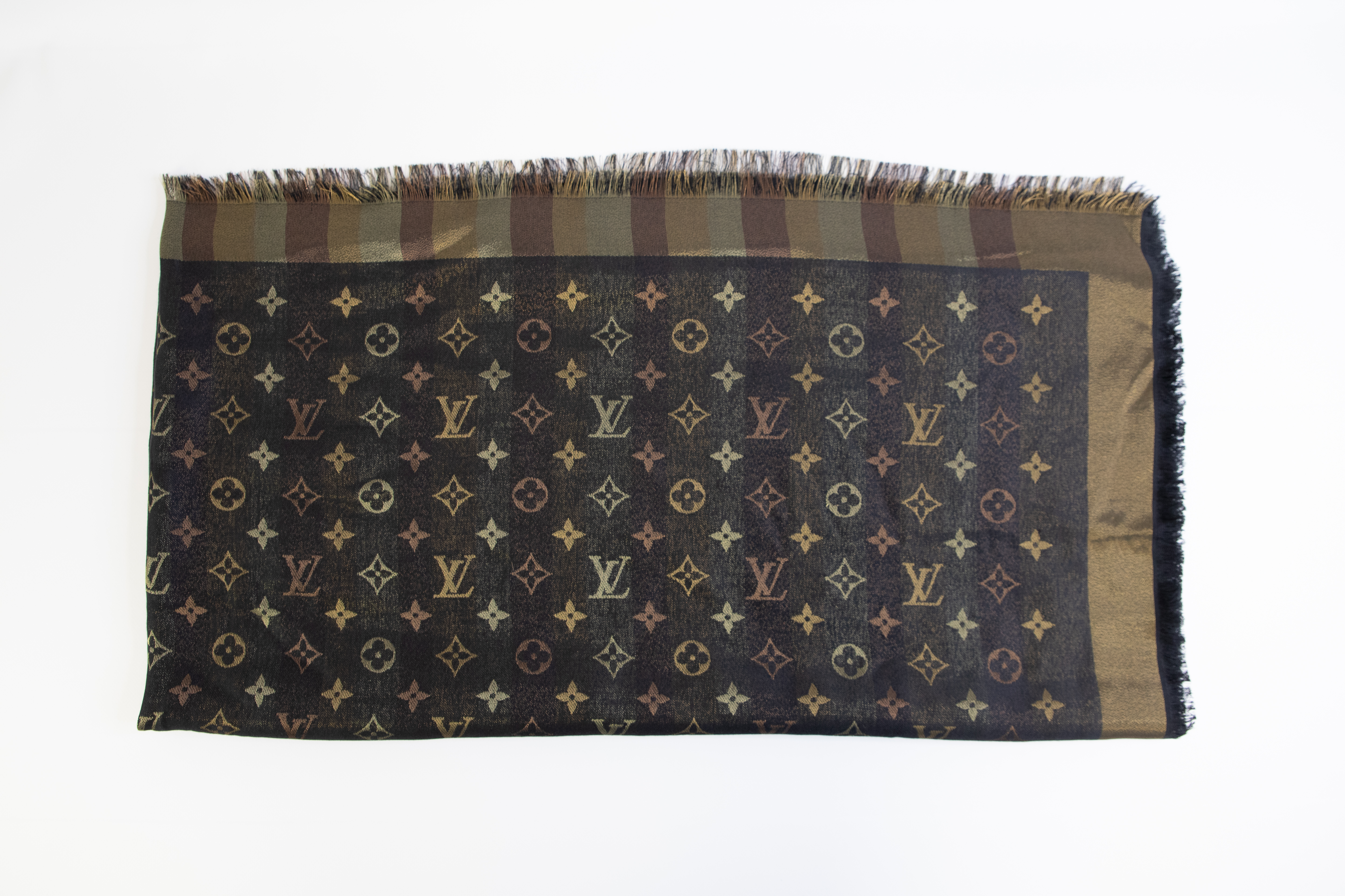 Louis Vuitton So Shine Monogram Tuch