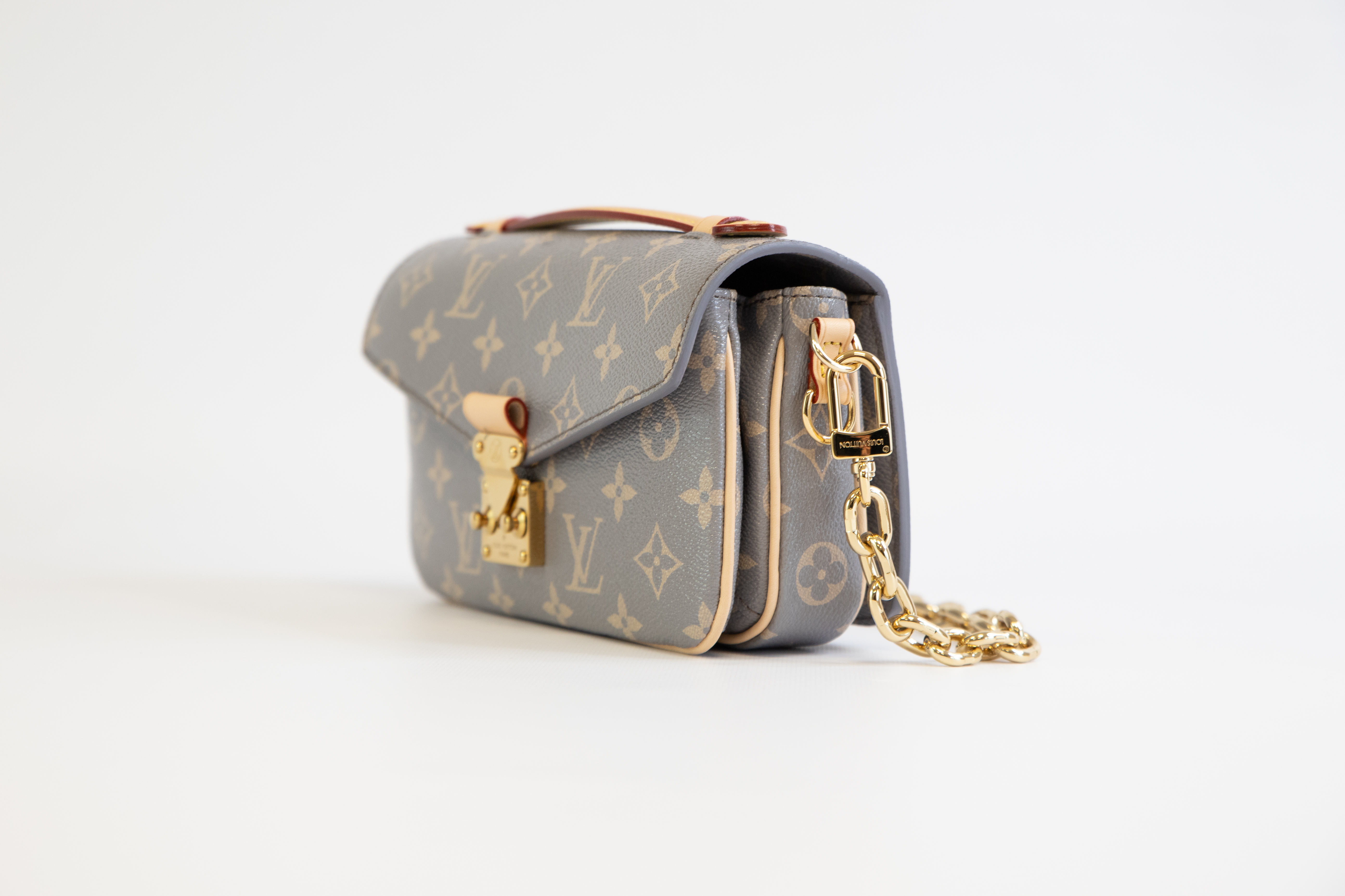 Louis Vuitton Pochette Métis East West